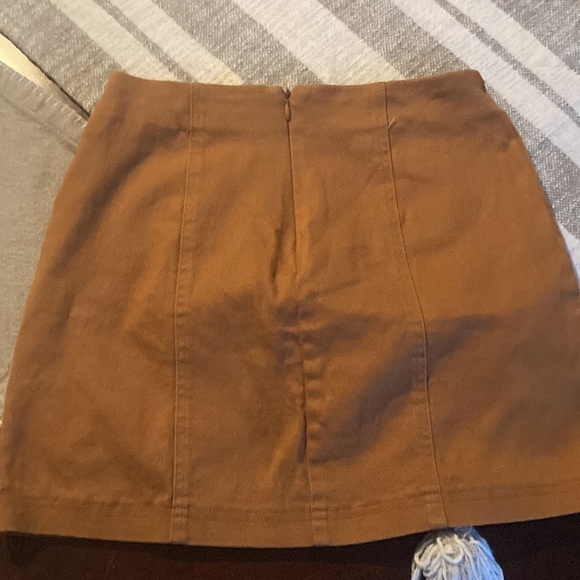 Ladies skirt - Picture 2 of 4